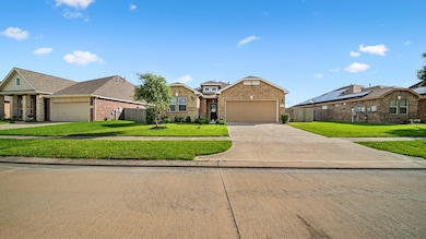 704 Rim Water Dr, Alvin, TX 77511 - photo 3