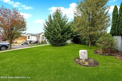 35 Nutwood Ct, Staten Island, NY 10308 - photo 3