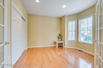 5 Hedgerow Ln Manalapan-large-007-003-PI