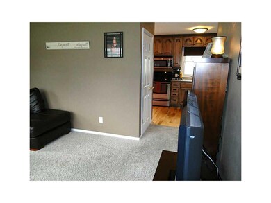 905 Hillview Dr, Marion, IA 52302 - photo 2