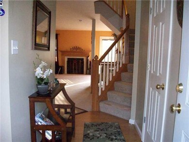 Entry/Foyer.