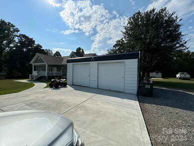 6220 Four Knights Ln, Clover, SC 29710 - photo 4