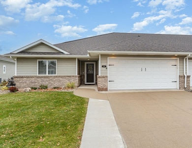 528 Breaker Cove Dr, Bay City, MI 48708 - photo 2