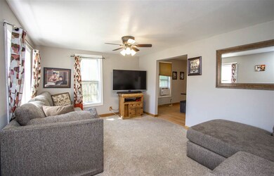 1415 W 4th St, Cedar Falls, IA 50613 - photo 3