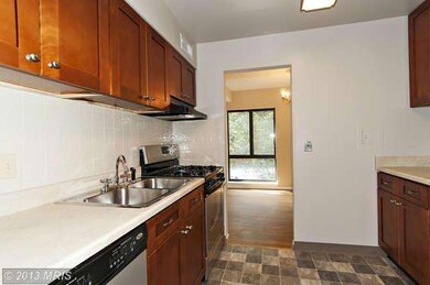 5915 Tamar Dr unit 8, Columbia, MD 21045 - photo 6