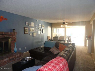 Living Room (4)