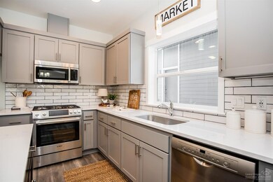 20698 SE Cougar Peak Dr, Bend, OR 97702 - photo 3