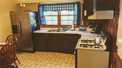Large Eat in kitchen