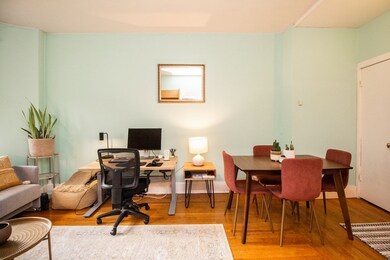 34 Winchester St unit 2, Brookline, MA 02446 - photo 3