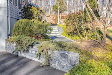 26 Ledgewood Dr, Wilton, CT 06897 - photo 2