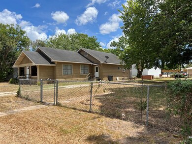 2508 8th St, Bay City, TX 77414 - photo 4