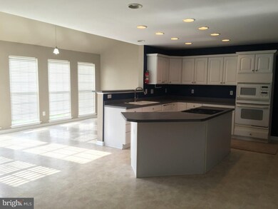 744 Sherwood Dr, Williamstown, NJ 08094 - photo 2