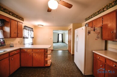 724 Edith Ave, Findlay, OH 45840 - photo 5