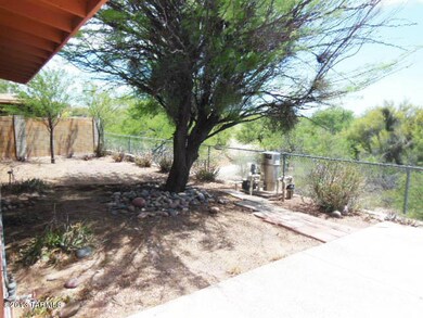 022-202433-Backyard