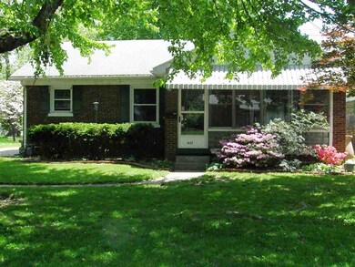 2 bedrooms, 1 full bath, 1000sq. ft. plus a full u