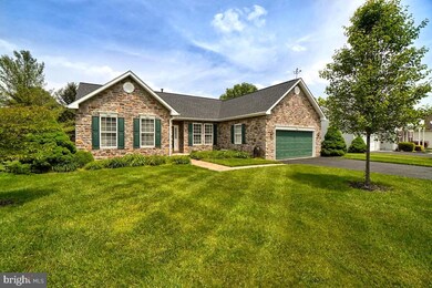 105 Crossing Pointe Ct, Frederick, MD 21702 - photo 2