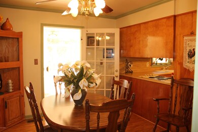 breakfast room