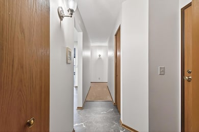 10441 Greenbrier Rd unit 222, Hopkins, MN 55305 - photo 3