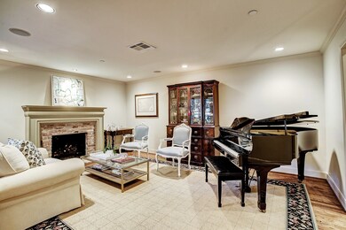 331 Tynebrook Ln, Houston, TX 77024 - photo 5