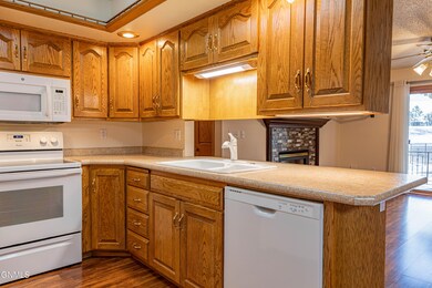 2900 4th Street - MLS Size-4