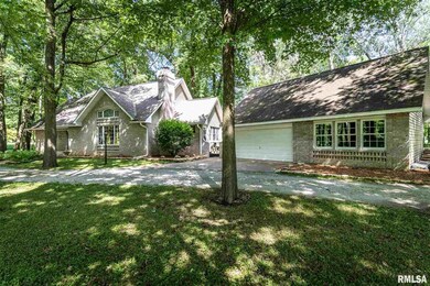 802 N Cherry Ln, Peoria, IL 61604 - photo 2