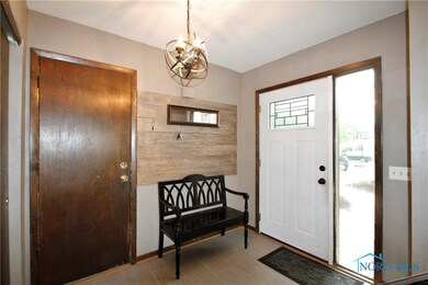 6055 Peppermill Dr, Sylvania, OH 43560 - photo 2