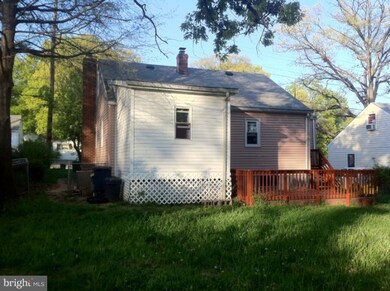 7727 Emerson Rd, Hyattsville, MD 20784 - photo 2