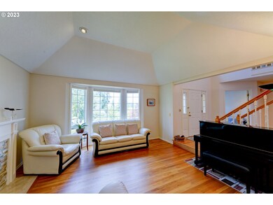 Living Room/Entrance