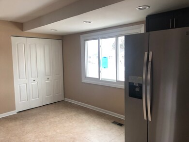 71 Sparrow Rd, Carpentersville, IL 60110 - photo 2