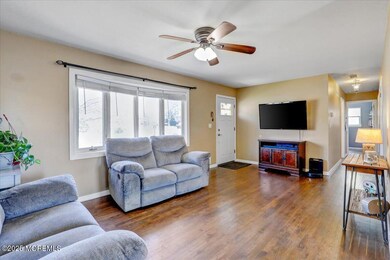 04-Family Room