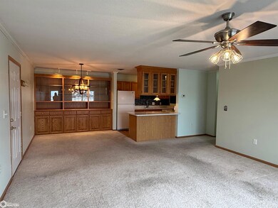 204 Southgate Cir unit D, Fairfield, IA 52556 - photo 4