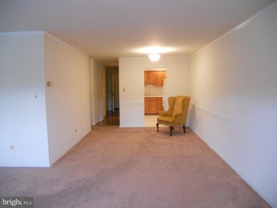 122 Woodstream Dr, Norristown, PA 19403 - photo 4