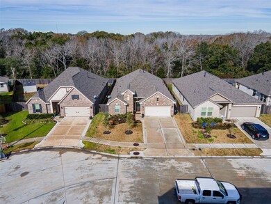 1684 Maggie Trail Dr, Alvin, TX 77511 - photo 2