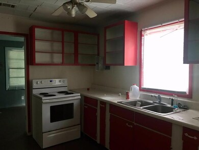 381 Elm St, Florala, AL 36442 - photo 4