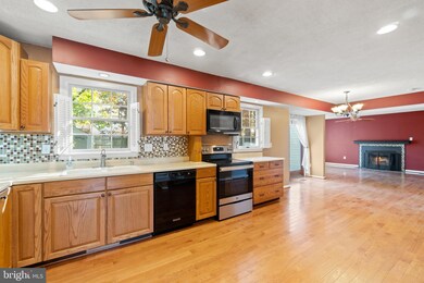 6701 King Lear Dr, Sykesville, MD 21784 - photo 4