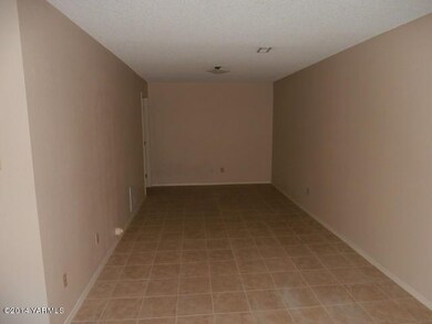 561-894094-basement room