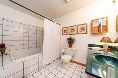 429 Dunridge Ct unit 12A, East Dundee, IL 60118 - photo 2