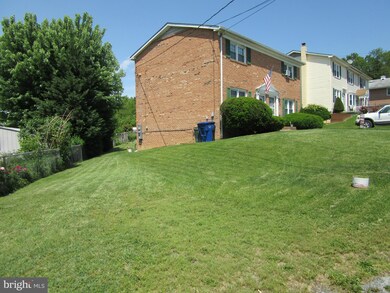 611 W 13th St, Front Royal, VA 22630 - photo 2