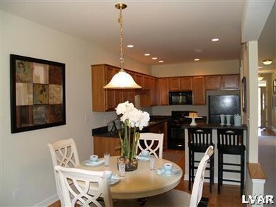 5526 Briar Ln, Whitehall, PA 18052 - photo 4