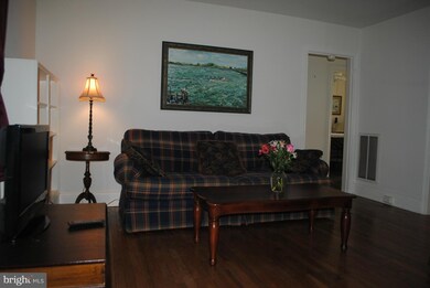 606 Water St unit 2, Cambridge, MD 21613 - photo 2