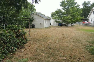 1900 Searle St, Des Moines, IA 50317 - photo 2