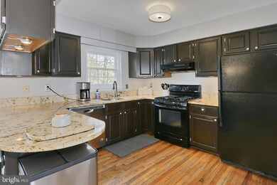 7307 Ardglass Dr, Lorton, VA 22079 - photo 7