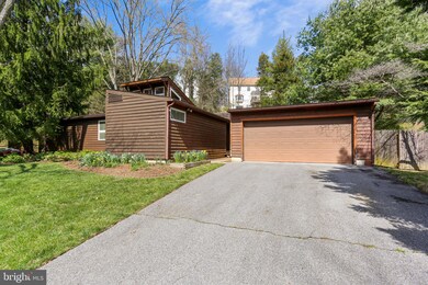 11525 Cherry Grove Dr, North Potomac, MD 20878 - photo 2