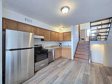 1522 Big Bend Rd unit G, Waukesha, WI 53189 - photo 4