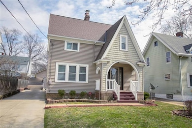 Front View1745 11th St. Cuyahoga Falls, OH 44221
