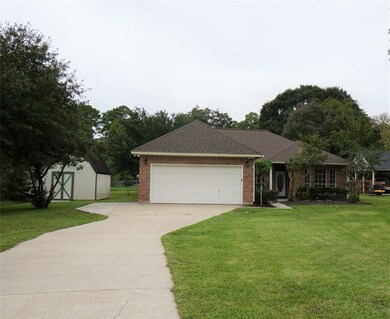 902 Coe Rd, Pinehurst, TX 77362 - photo 2