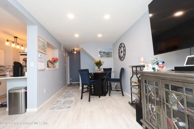 150 Ilyssa Way, Staten Island, NY 10312 - photo 7