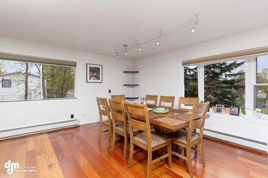 Living/Dining Area