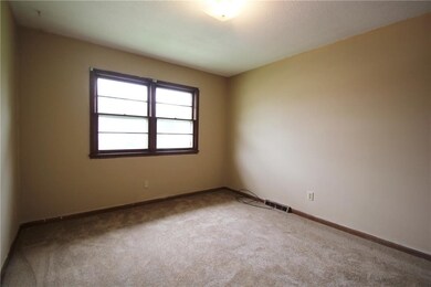 4721 Aurora Ave, Des Moines, IA 50310 - photo 5