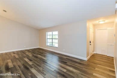 003-photo-living-room-14486301